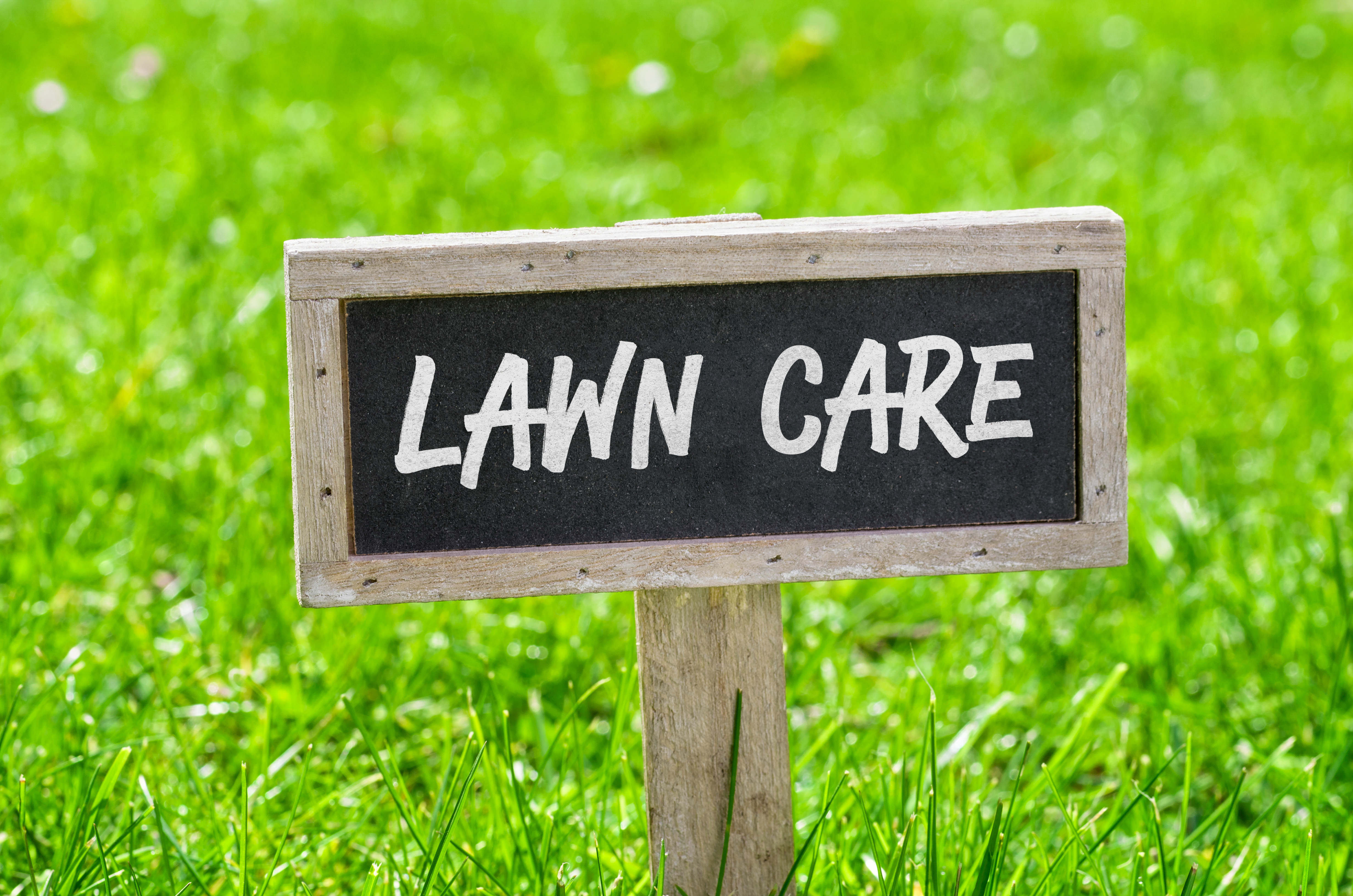 Lawn care sign